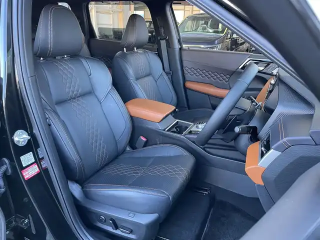 三菱 アウトランダー ＰＨＥＶ P 東京都 2023(令5)年 2.5万km 黒 純正９型ナビ　/サンルーフ　/ＢＯＳＥサウンド　/全周囲カメラ　/追従クルコン　/全席シートヒーター　/パワーシート　/ハンドルヒーター　/電動リア　/置型充電　/AC100V　/パドルシフト　/純正20インチAW　/禁煙