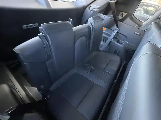 三菱 アウトランダー ＰＨＥＶ P 東京都 2023(令5)年 2.5万km 黒 純正９型ナビ　/サンルーフ　/ＢＯＳＥサウンド　/全周囲カメラ　/追従クルコン　/全席シートヒーター　/パワーシート　/ハンドルヒーター　/電動リア　/置型充電　/AC100V　/パドルシフト　/純正20インチAW　/禁煙