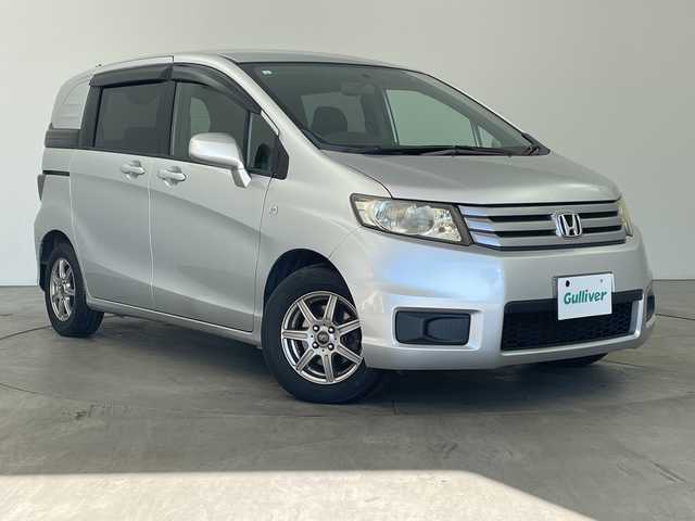 ホンダ フリード スパイク G ジャストセレクション 兵庫県 2011(平23)年 5.5万km アラバスターシルバーメタリック ・リモコンキー/・HIDヘッドライト/・オートライト/・社外１４インチアルミホイール/・フロアマット/・ドアバイザー/・ABS