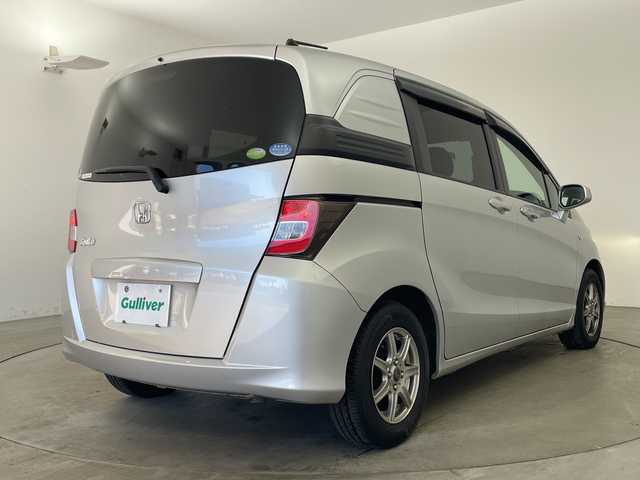 ホンダ フリード スパイク G ジャストセレクション 兵庫県 2011(平23)年 5.5万km アラバスターシルバーメタリック ・リモコンキー/・HIDヘッドライト/・オートライト/・社外１４インチアルミホイール/・フロアマット/・ドアバイザー/・ABS