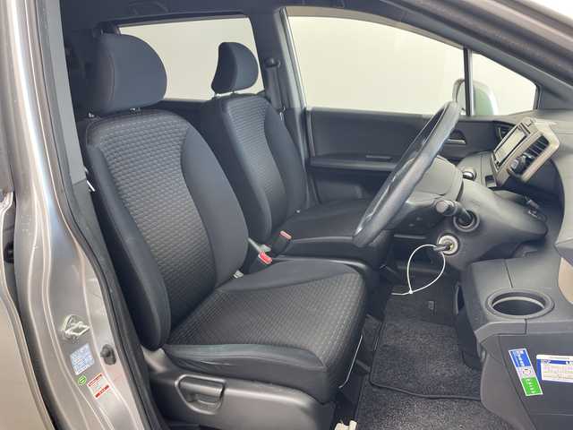 ホンダ フリード スパイク G ジャストセレクション 兵庫県 2011(平23)年 5.5万km アラバスターシルバーメタリック ・リモコンキー/・HIDヘッドライト/・オートライト/・社外１４インチアルミホイール/・フロアマット/・ドアバイザー/・ABS