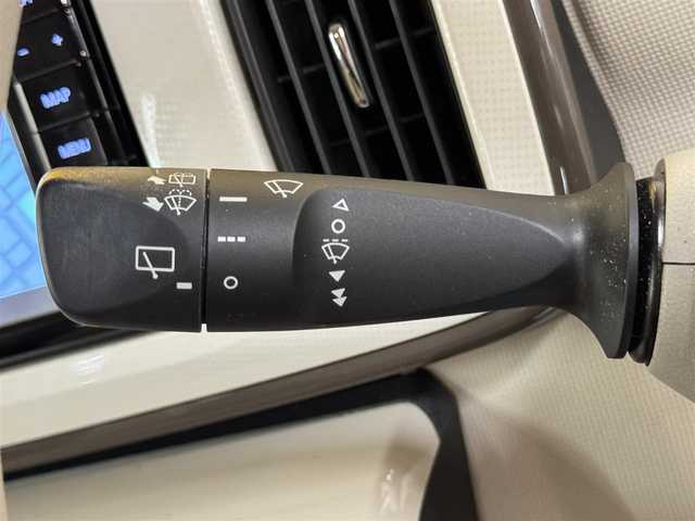 ダイハツ ムーヴ キャンバス X LTD メイクアッフ SA Ⅱ 愛知県 2017(平29)年 6.7万km スムースグレーマイカメタリック/プラムブラウンクリスタルマイカ 2トーン (株)IDOMが運営する【じしゃロン名古屋鳴海店】の自社ローン専用車両になります。こちらは現金またはオートローンご利用の価格です。自社ローンご希望の方は別途その旨お申し付けください。/スマートアシスト/・衝突軽減ブレーキ/・車線逸脱警報/社外SDナビ/・フルセグTV/・Bluetooth/・DVD/CD/SD/USB/・FM/AM/両側パワースライドドア/ステアリングスイッチ/アイドリングストップ/オートライト/フォグランプ/プッシュスタート/スマートキー/純正フロアマット/純正ドアバイザー/電動格納ミラー/横滑り防止機能