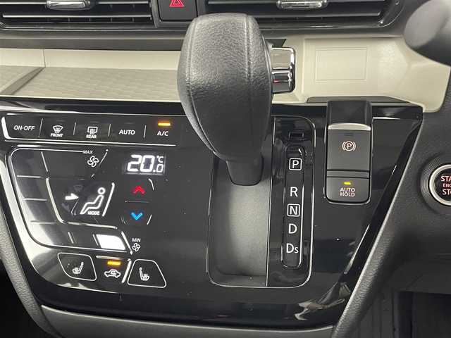 三菱 デリカミニ T プレミアム 埼玉県 2025(令7)年 0.1千km アメジストブラック/シルキーホワイト 届出済未使用車　純正９インチディスプレイオーディオ　マイパイロット　レーダークルーズコントロール　両側パワースライドドア　ステアリングヒーター　シートヒーター　オートホールド　純正アルミ　ＬＥＤライト