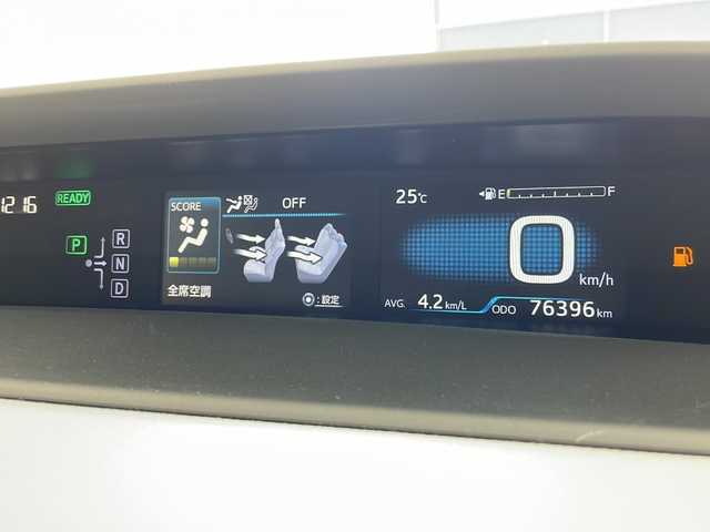 トヨタ プリウス A 沖縄県 2016(平28)年 7.7万km スティールブロンドM 純正９インチナビ　【DSZT-YC4T】/　【ＣＤ　ＤＶＤ　フルセグＴＶ　Ｂｌｕｅｔｏｏｔｈ】/バックカメラ/ドライブレコーダー　【DRT-H64A】/ＥＴＣ/ヘッドアップディスプレイ/ＬＥＤヘッドライト/ブラインドスポットモニター/トヨタセーフティセンス/ステアリングスイッチ/パーキングアシスト/スマートキー/スペアキー有