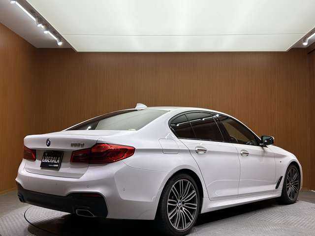 ＢＭＷ ５２３ｄ Mスポーツ 千葉県 2017(平29)年 5.1万km アルピンホワイトⅢ ハイラインＰＫＧ　/純正ナビ　/３６０°カメラ　/ＨＵＤ　/黒革シート　/パワーシート　/シートヒーター　/ＡＣＣ　/パワートランク　/ＬＥＤヘッドライト　/ＥＴＣ
