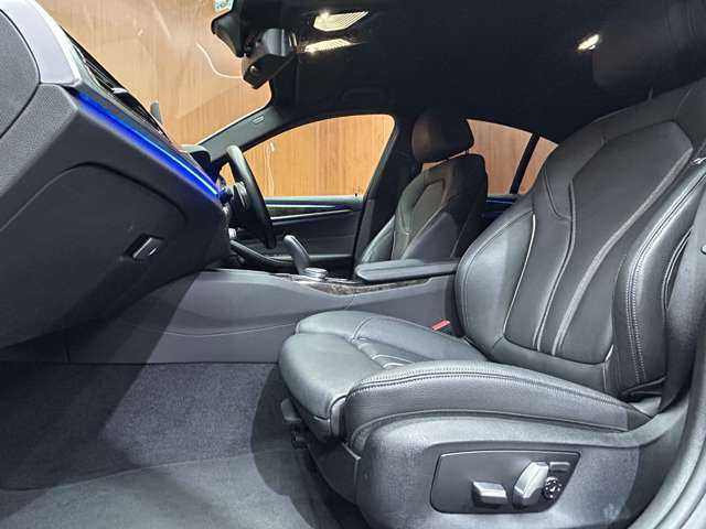 ＢＭＷ ５２３ｄ Mスポーツ 千葉県 2017(平29)年 5.1万km アルピンホワイトⅢ ハイラインＰＫＧ　/純正ナビ　/３６０°カメラ　/ＨＵＤ　/黒革シート　/パワーシート　/シートヒーター　/ＡＣＣ　/パワートランク　/ＬＥＤヘッドライト　/ＥＴＣ