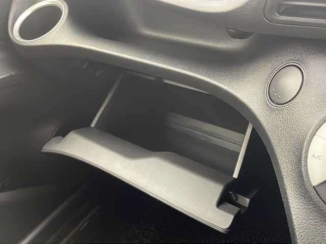 トヨタ シエンタ ファンベースG 栃木県 2021(令3)年 4.1万km ホワイトパールクリスタルシャイン 純正ナビ/AM FM CD SD BT フルセグTV/ETC2.0/トヨタセーフティセンス/・レーンアシスト/・オートマチックハイビーム/・衝突軽減ブレーキ/全周囲カメラ/両側パワースライドドア/電動格納ミラー/オートエアコン/ステアリングスイッチ/プッシュスタート/スマートキー/コーナーセンサー/フロアマット
