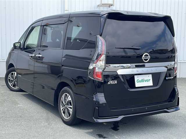日産 セレナ e－パワー ハイウェイスター V 三重県 2021(令3)年 4.5万km ダイヤモンドブラック 純正10型ナビ/全周囲カメラ/両側パワースライドドア/純正デジタルインナーミラー/プロパイロット/ステアリングリモコン/BSM/ふらつき警報/オートライト/LEDヘッドライト/フォグライト/ビルトインETC/スペアキー/電動格納ミラー/禁煙車