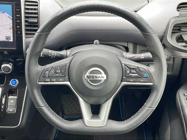 日産 セレナ e－パワー ハイウェイスター V 三重県 2021(令3)年 4.5万km ダイヤモンドブラック 純正10型ナビ/全周囲カメラ/両側パワースライドドア/純正デジタルインナーミラー/プロパイロット/ステアリングリモコン/BSM/ふらつき警報/オートライト/LEDヘッドライト/フォグライト/ビルトインETC/スペアキー/電動格納ミラー/禁煙車