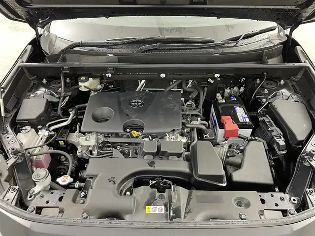 トヨタ ＲＡＶ４ アドベンチャー オフロードPKG 大分県 2022(令4)年 2.8万km アティチュードブラックマイカ 純正ディスプレイオーディオ/（ＢＴ・ＡＭ・ＦＭ・ＵＳＢ）/トヨタセーフティーセンス/・プリクラッシュセーフティ/・レーントレーシングアシスト/・ブラインドスポットモニター/・リアクロストラフィックアラート/・アダブティブクルーズコントロール/・オートマチックハイビーム/・ロードサインアシスト/・駐車時支援パーキングサポートシステム/4WD/ビルトインＥＴＣ　/前後クリアランスソナー/ダウンヒルアシスト/前席シートヒーター/前席エアーシート/ステアリングヒーター/運転席パワーシート/メモリシート/パワーバックドア/バックカメラ/社外ゴムフロアマット/純正１８インチAW/ルーフレール/オートライト/LEDヘッドライト/フォグランプ/スマートキー/プッシュスタート/電動パーキングブレーキ/オートブレーキホールド/スペアキー/保証書/取扱説明書