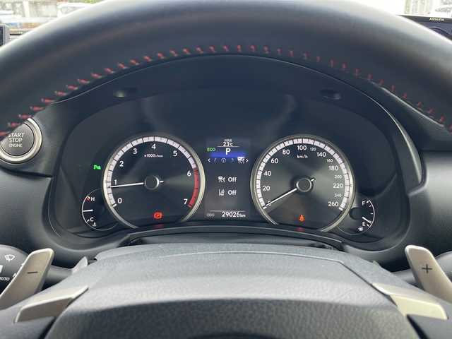 レクサス ＮＸ 200t Fスポーツ 富山県 2014(平26)年 2.9万km ソニッククォーツ 4WD/サンルーフ/三眼LEDヘッドライト/純正ナビ/フルセグ/Bluetooth/ETC/ドライブレコーダー/パノラミックビューモニター/パワーバックドア/ヘッドアップディスプレイ/アクティブサウンドコントロール/衝突被害軽減ブレーキ/レーンキープアシスト/レーダークルーズコントロール/クリアランスソナー/オートマチックハイビーム/シートベンチレーション/ステアリングヒーター/全席パワーシート
