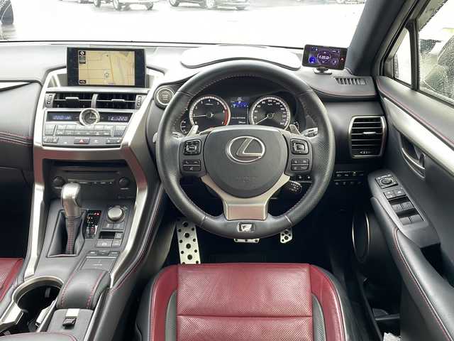レクサス ＮＸ 200t Fスポーツ 富山県 2014(平26)年 2.9万km ソニッククォーツ 4WD/サンルーフ/三眼LEDヘッドライト/純正ナビ/フルセグ/Bluetooth/ETC/ドライブレコーダー/パノラミックビューモニター/パワーバックドア/ヘッドアップディスプレイ/アクティブサウンドコントロール/衝突被害軽減ブレーキ/レーンキープアシスト/レーダークルーズコントロール/クリアランスソナー/オートマチックハイビーム/シートベンチレーション/ステアリングヒーター/全席パワーシート