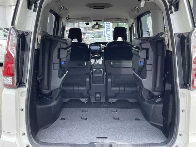 日産 セレナ ハイウェイスター 滋賀県 2017(平29)年 11.2万km ブリリアントホワイトパール (株)IDOMが運営する【じしゃロン草津店】の自社ローン専用車両になりますこちらは現金またはオートローンご利用時の価格です。自社ローンご希望の方は別途その旨お申付け下さい