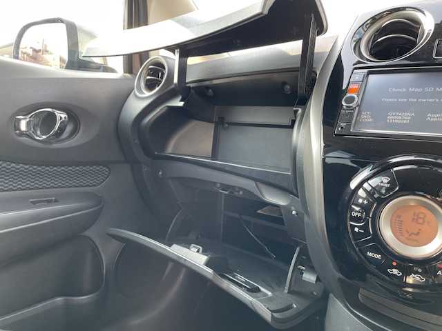 日産 ノート X DIG－S エマージェンシーB 静岡県 2014(平26)年 2.1万km ダークメタルグレー 純正ナビ　/AM/FM/CD/DVD/BT/アラウンビューモニター/エマージェンシーブレーキ/クリアランスソナー/社外前後ドライブレコーダー/社外LEDへットライト/ETC/スペアキー