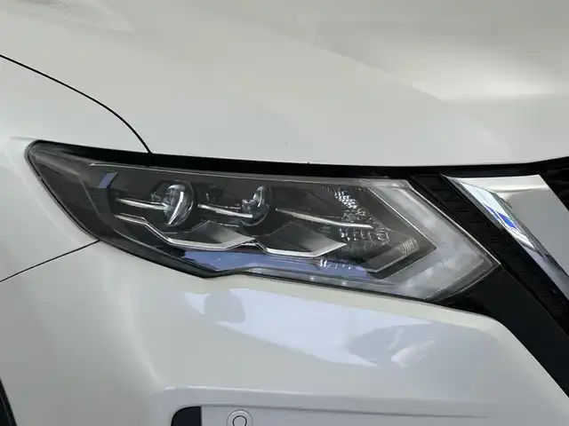 日産 エクストレイル 20Xi 群馬県 2019(令1)年 3万km ブリリアントホワイトパール 純正９インチナビ　アラウンドビューモニター　プロパイロット　パワーバックドア　ＬＥＤライト　シートヒーター　純正１８インチＡＷ　ステアリングリモコン　ダウンヒルアシスト　ＥＴＣ　スマートキー　禁煙車