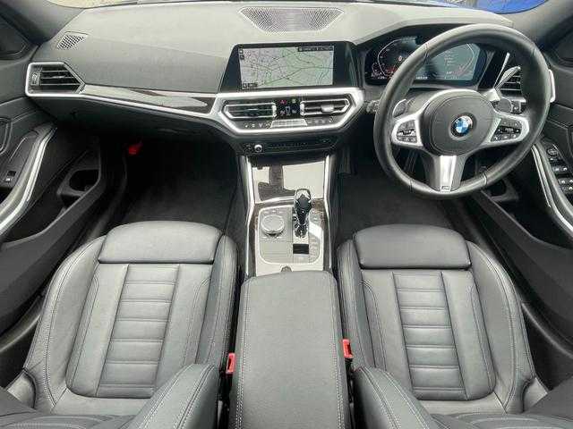 ＢＭＷ ３２０ｄ xDrive ツーリング Mスポーツ 埼玉県 2020(令2)年 2.6万km サファイアブラックP 黒レザーシート/ハイラインパッケージ/純正HDDナビ/（Bluetooth/USB）/バックカメラ/Ａｐｐｌｅ　Ｃａｒ　Ｐｌａｙ/アクティブクルーズコントロール/ブラインドスポットモニター/パーキングアシスト/置くだけ充電/ＬＥＤランプ/ミラーETC