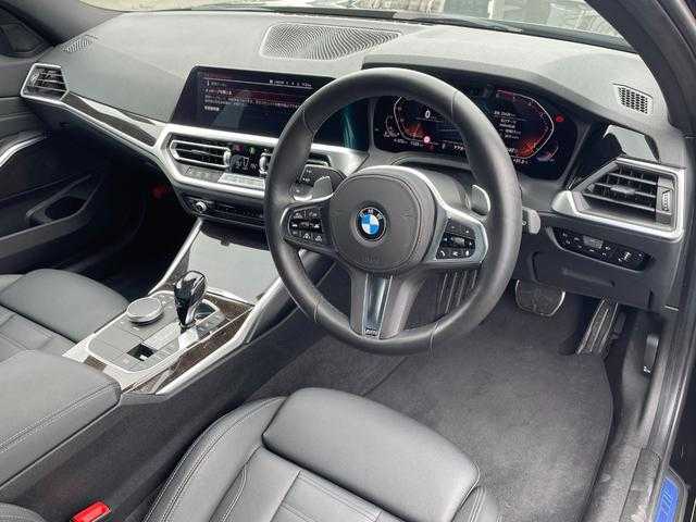 ＢＭＷ ３２０ｄ xDrive ツーリング Mスポーツ 埼玉県 2020(令2)年 2.6万km サファイアブラックP 黒レザーシート/ハイラインパッケージ/純正HDDナビ/（Bluetooth/USB）/バックカメラ/Ａｐｐｌｅ　Ｃａｒ　Ｐｌａｙ/アクティブクルーズコントロール/ブラインドスポットモニター/パーキングアシスト/置くだけ充電/ＬＥＤランプ/ミラーETC