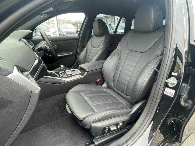 ＢＭＷ ３２０ｄ xDrive ツーリング Mスポーツ 埼玉県 2020(令2)年 2.6万km サファイアブラックP 黒レザーシート/ハイラインパッケージ/純正HDDナビ/（Bluetooth/USB）/バックカメラ/Ａｐｐｌｅ　Ｃａｒ　Ｐｌａｙ/アクティブクルーズコントロール/ブラインドスポットモニター/パーキングアシスト/置くだけ充電/ＬＥＤランプ/ミラーETC