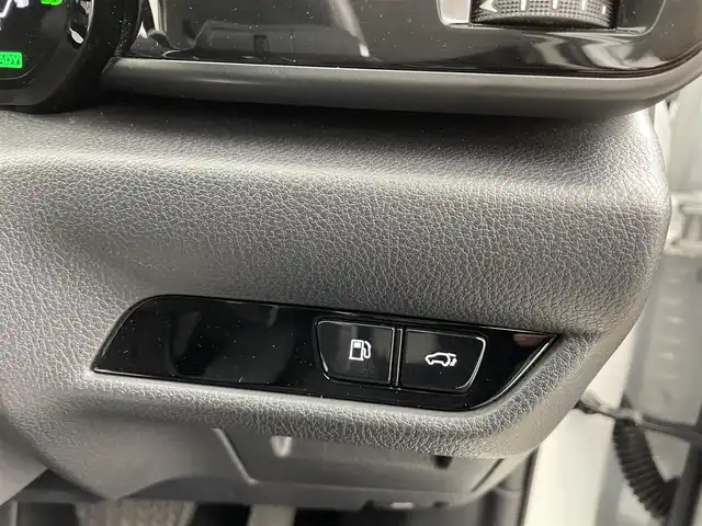 レクサス ＮＸ 450h+ バージョンL 愛知県 2022(令4)年 2.9万km ソニッククォーツ 4WD/レクサスセーフティセンス＋/　　・プリクラッシュセーフティ/　　・レーントレーシングアシスト/　　・レーンディバーチャーアラート/　　・アダプティブハイビームアシスト/　　・ロードサインアシスト/　　・リヤクロストラフィックアラート/　　・レーダークルーズコントロール/クリアランスソナー/ブラインドスポットモニター/ヘッドアップディスプレイ/14インチディスプレイオーディオ/　　・CD/DVD/BT/フルセグ/パノラミックビューモニター/ビルトインETC2.0/置くだけ充電/AC100V/本革巻ステアリングリモコン/ステアリングヒーター/本革シート/パワーシート（前席）/シートポジションメモリ機能（D席）/シートヒーター（全席）/ベンチレーション（前席）/パワーバックドア/純正20インチアルミホイール/3眼LEDヘッドライト/フォグランプ