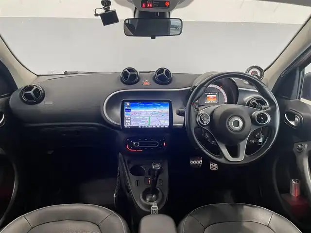 スマート ＭＣＣ スマート フォーフォー BRABUSスポーツ 静岡県 2019(平31)年 2.8万km オレンジ SSDナビ（ディーラーOP）/・Bluetooth/USB/フルセグTV/AM/FM/バックカメラ/リヤコーナーセンサー/衝突被害軽減ブレーキ/社外ドライブレコーダー/本革シート（黒）/シートヒーター/クルーズコントロール/レーンキープアシスト