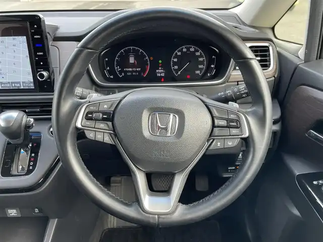 ホンダ オデッセイ アブソルート・EXホンダセンジング 群馬県 2020(令2)年 7.3万km プラチナホワイトパール 純正９型ナビ　/フルセグ・Ｂｌｕｅｔｏｏｔｈ・CD・DVD/全周囲カメラ　/電動リアドア　/衝突軽減ブレーキ　/レーンアシスト　/アダクティブクルーズコントロール　/コーナーセンサー　/前後ドライブレコーダー/黒ハーフレザー/前席パワーシート/ＥＴＣ　/純正マット