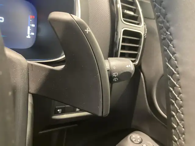 シトロエン シトロエン Ｃ５ エアクロス シャインパック ブルーHDi 熊本県 2023(令5)年 0.4万km ブランナクレ ・スマートキー/・プッシュスタート/・パノラマサンルーフ/・アクティブセーフティブレーキ/・トラフィックサインインドメーション/・疲労検知/・ブラインドスポットモニター/・パーキングアシスト/・パーキングセンサー/・インテリジェントハイビーム/・クルーズコントロール(追従式)/・黒革シート/・D席パワーシート/・前席シートヒーター /・純正ディスプレイオーディオ/　【Bluetooth・USB・AppleCarPlay・AndroidAuto】/・バックカメラ/・左サイドカメラ/・ETC/・ドライブレコーダー(前後録画)/・パワーバックドア/・LEDヘッドランプ/・LEDフォグランプ/・純正マット