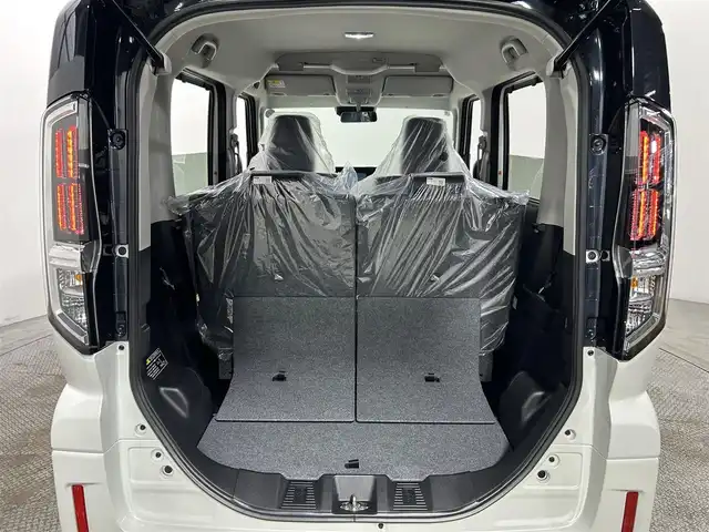 スズキ スペーシア カスタム HYBRID XS 大阪府 2025(令7)年 0.1千km ピュアホワイトパール/ブラック2トーン 届出済未使用車/純正９型ディスプレイオーディオ　ナビ機能あり/全方位カメラ/両側パワースライドドア/レーダークルーズコントロール/シートヒーター/バックカメラ/ヘッドアップディスプレイ/コーナーセンサー/純正アルミホイール/LEDヘッドライト/ステアリングヒーター/オートマチックハイビーム/衝突軽減システム/フルセグ/Bluetooth/ステアリングスイッチ/スマートキー/プッシュスタート
