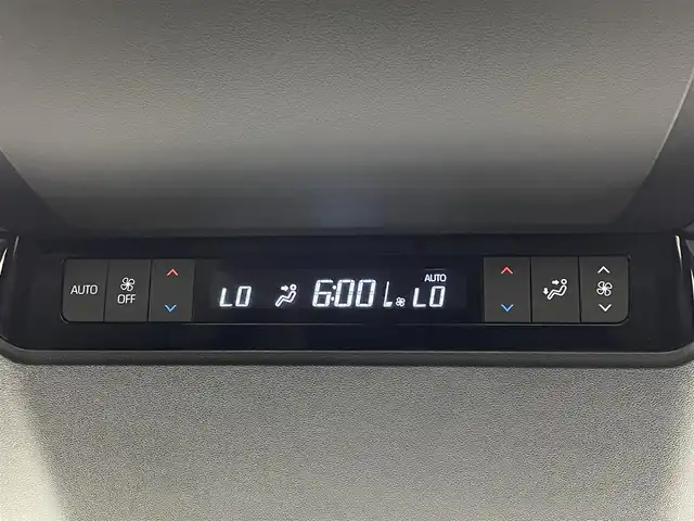トヨタ アルファード Z 長野県 2024(令6)年 0.8万km プラチナホワイトパールマイカ 純正14型DA/フルセグ/全方位カメラ/モデリスタエアロ/左右独立ムーンルーフ/アドバンストパーク/衝突被害軽減ブレーキ/車線逸脱抑制装置/レーダークルーズコントロール/オートマチックハイビーム/クリアランスソナー/BSM/両側電動スライドドア/置くだけ充電/AC100V/ETC2.0/シートヒーター/ベンチレーション/ステアリングヒーター/純正18インチAW/3眼LEDヘッドライト/スマートキー
