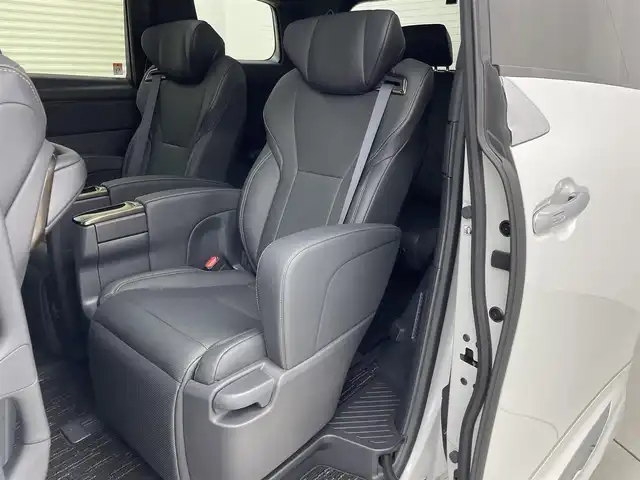 トヨタ アルファード Z 長野県 2024(令6)年 0.8万km プラチナホワイトパールマイカ 純正14型ディスプレイオーディオ/フルセグ/全方位カメラ/モデリスタエアロ/左右独立ムーンルーフ/アドバンストパーク/衝突被害軽減ブレーキ/車線逸脱抑制装置/レーダークルーズコントロール/オートマチックハイビーム/クリアランスソナー/ブラインドスポットモニター/両側電動スライドドア/置くだけ充電/AC100V/ETC2.0/シートヒーター/ベンチレーション/ステアリングヒーター/純正18インチAW/3眼LEDヘッドライト/スマートキー