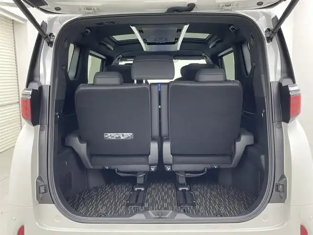 トヨタ アルファード Z 長野県 2024(令6)年 0.8万km プラチナホワイトパールマイカ 純正14型ディスプレイオーディオ/フルセグ/全方位カメラ/モデリスタエアロ/左右独立ムーンルーフ/アドバンストパーク/衝突被害軽減ブレーキ/車線逸脱抑制装置/レーダークルーズコントロール/オートマチックハイビーム/クリアランスソナー/ブラインドスポットモニター/両側電動スライドドア/置くだけ充電/AC100V/ETC2.0/シートヒーター/ベンチレーション/ステアリングヒーター/純正18インチAW/3眼LEDヘッドライト/スマートキー