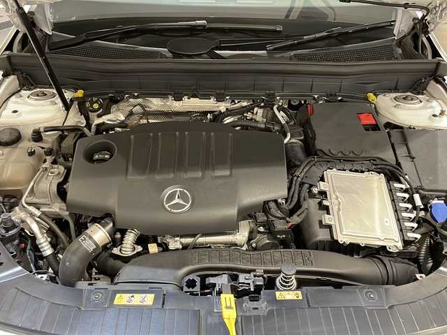 メルセデス・ベンツ ＧＬＢ２００ｄ AMGライン 新潟県 2020(令2)年 3万km ポーラホワイト パノラミックスライディングルーフ/ナビゲーションシステムパッケージ/・アクティブステアリングアシスト/・フルセグ/レーダーセーフティパッケージ/・アクティブディスタンスアシスト・ディストロニック/・アクティブブレーキアシスト/・アクティブブラインドスポットアシスト/ダイナミックセレクト/・エレクトロニック・スタビリティ・プログラム/・パークトロニック/・ダウンヒル・スピード・レギュレーション/・アクティブレーンキーピングアシスト/フラットランクオープナー/アシスト/・アクティブパーキングアシスト/・レーンチェンジアシスト/360°カメラシステム/パワーシート/シートヒーター/ETC2.0/ドライブレコーダー