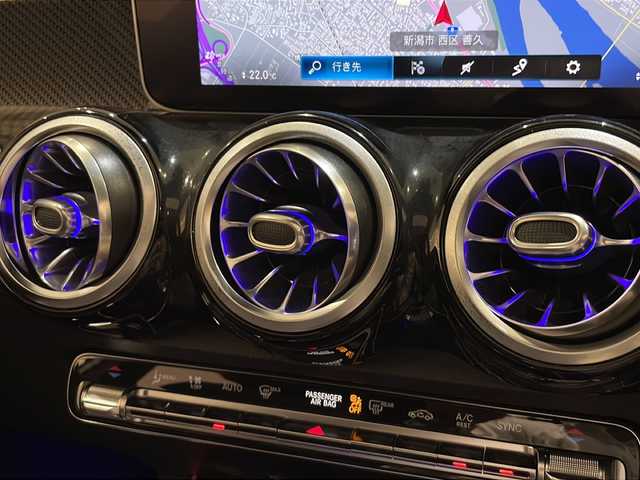 メルセデス・ベンツ ＧＬＢ２００ｄ AMGライン 新潟県 2020(令2)年 3万km ポーラホワイト パノラミックスライディングルーフ/ナビゲーションシステムパッケージ/・アクティブステアリングアシスト/・フルセグ/レーダーセーフティパッケージ/・アクティブディスタンスアシスト・ディストロニック/・アクティブブレーキアシスト/・アクティブブラインドスポットアシスト/ダイナミックセレクト/・エレクトロニック・スタビリティ・プログラム/・パークトロニック/・ダウンヒル・スピード・レギュレーション/・アクティブレーンキーピングアシスト/フラットランクオープナー/アシスト/・アクティブパーキングアシスト/・レーンチェンジアシスト/360°カメラシステム/パワーシート/シートヒーター/ETC2.0/ドライブレコーダー