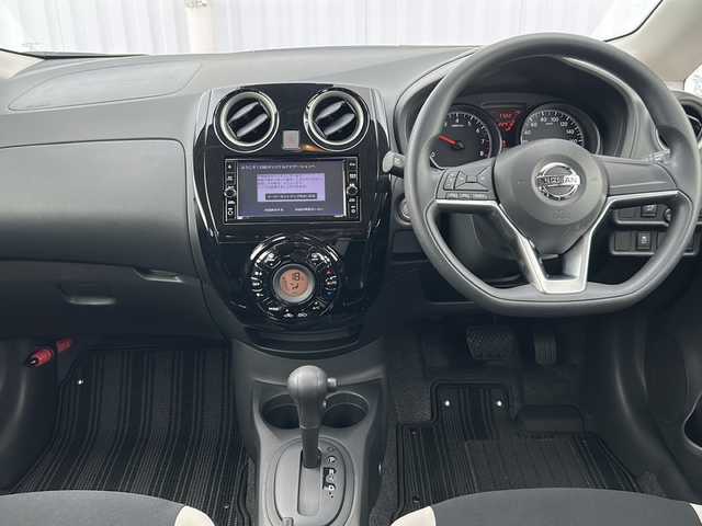 日産 ノート X Vセレクション 愛媛県 2020(令2)年 0.2万km 赤 純正SDナビ/バックカメラ/アラウンドビューモニター/インテリジェントルームミラー/Bluetooth/スマートキー/アイドリングストップ/ETC/純正ドライブレコーダー前のみ/オートライト/オートマチックハイビーム/オートLED/レーンキープアシスト/保証書/取扱説明書