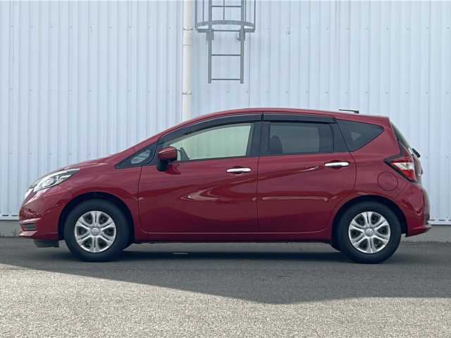 日産 ノート X Vセレクション 愛媛県 2020(令2)年 0.2万km 赤 純正SDナビ/バックカメラ/アラウンドビューモニター/インテリジェントルームミラー/Bluetooth/スマートキー/アイドリングストップ/ETC/純正ドライブレコーダー前のみ/オートライト/オートマチックハイビーム/オートLED/レーンキープアシスト/保証書/取扱説明書
