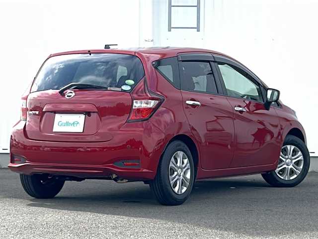 日産 ノート X Vセレクション 愛媛県 2020(令2)年 0.2万km 赤 純正SDナビ/バックカメラ/アラウンドビューモニター/インテリジェントルームミラー/Bluetooth/スマートキー/アイドリングストップ/ETC/純正ドライブレコーダー前のみ/オートライト/オートマチックハイビーム/オートLED/レーンキープアシスト/保証書/取扱説明書