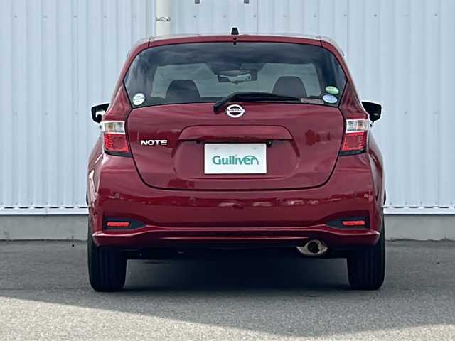 日産 ノート X Vセレクション 愛媛県 2020(令2)年 0.2万km 赤 純正SDナビ/バックカメラ/アラウンドビューモニター/インテリジェントルームミラー/Bluetooth/スマートキー/アイドリングストップ/ETC/純正ドライブレコーダー前のみ/オートライト/オートマチックハイビーム/オートLED/レーンキープアシスト/保証書/取扱説明書