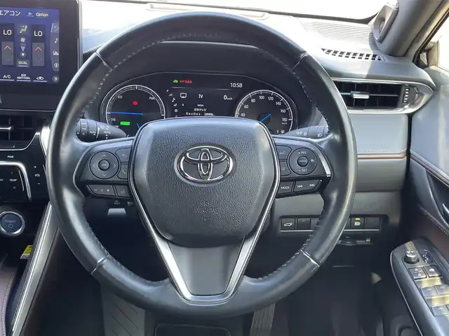 トヨタ ハリアー ハイブリッド Z 群馬県 2020(令2)年 8.3万km プレシャスブラックパール 純正12.3インチナビ/フルセグ(TV・BLUETOOTH・USB)/JBLプレミアムサウンド/電動リアゲート/全方位カメラ/デジタルルームミラー/追従走行クルーズコントロール/衝突軽減ブレーキ/ヘッドアップディスプレイ/ブラインドスポットモニター/レーンキープアシスト/LEDライト/フォグランプ/ドアバイザー/前後ドライブレコーダー/純正フロアマット/純正AW/純正ETC