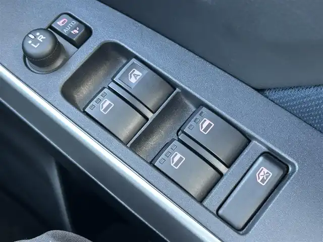 トヨタ ルーミー カスタムG－T 群馬県 2022(令4)年 1.6万km パールホワイトⅢ ターボ/パナソニックSDナビ/CD・DVD・SD・USB/Bluetooth・フルセグTV/両側パワースライドドア/パノラミックビューモニター/前後ドライブレコーダー/ETC/クルーズコントロール/横滑り防止装置/衝突軽減ブレーキ/アイドリングストップ/純正アルミホイール/純正フロアマット/取説・保証書/スマートキー×2