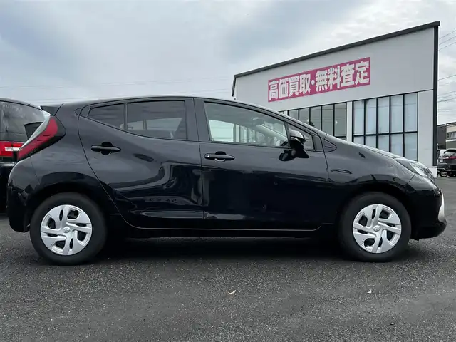 トヨタ アクア G 道央・札幌 2024(令6)年 2.5万km ブラックマイカ ４WD/寒冷地仕様/純正ディスプレイオーディオナビ/AM/FM/BT/トヨタセーフティセンス/衝突被害軽減ブレーキ/横滑り防止装置/レーダークルーズコントロール/レーンキープアシスト/クリアランスソナー/バックカメラ/ETC/アイドリングストップ/ワイパーデアイサー/DRIVEMODE/EVMODE/革巻きステアリング/ステアリングリモコン/AC100V/プッシュスタート/スマートキー/LEDヘッドライト/オートライト/オートマチックハイビーム/ヘッドライトレベライザー/電動格納ミラー/ヒーテッドドアミラー/ウィンカーミラー/社外フロアマット