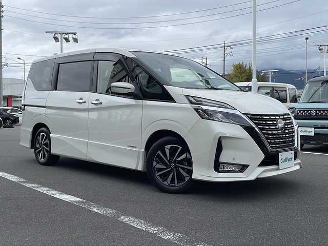 日産 セレナ ハイウェイスター V 長野県 2019(令1)年 4.3万km ブリリアントホワイトパール 純正10インチナビ/FM・AM・DVD・CD・フルセグTV・SD/Bluetooth Audio/アラウンドビューモニター/純正16インチアルミホイール/衝突被害軽減ブレーキ/両側パワースライドドア（ハンズフリー）/ブラインドスポットモニター/前後コーナーセンサー/クルーズコントロール/アイドリングストップ/ドライブレコーダー/LEDヘッドライト/オートライト/ETC/横滑り防止装置/純正フロアマット/取扱説明書/保証書