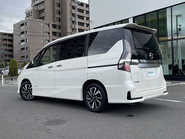 日産 セレナ ハイウェイスター V 長野県 2019(令1)年 4.3万km ブリリアントホワイトパール 純正10インチナビ/FM・AM・DVD・CD・フルセグTV・SD/Bluetooth Audio/アラウンドビューモニター/純正16インチアルミホイール/衝突被害軽減ブレーキ/両側パワースライドドア（ハンズフリー）/ブラインドスポットモニター/前後コーナーセンサー/クルーズコントロール/アイドリングストップ/ドライブレコーダー/LEDヘッドライト/オートライト/ETC/横滑り防止装置/純正フロアマット/取扱説明書/保証書