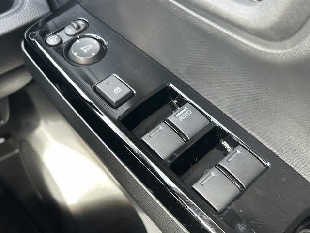 ホンダ Ｎ ＯＮＥ オリジナル 三重県 2020(令2)年 2.2万km プラチナホワイトパール 純正8型ナビ /バックカメラ /ルームミラー型前後ドライブレコーダー /前後コーナーセンサー /ホンダセンシング /ハーフレザーシート /スペアキー /LEDヘッドライト/オートハイビーム /オートライト/USB・タイプC給電ポート /純正フロアマット/電動格納ミラー/禁煙車