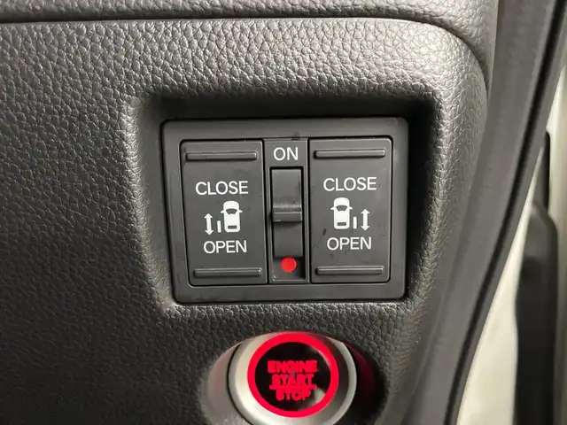 ホンダ Ｎ ＢＯＸ カスタム L ターボ 鹿児島県 2021(令3)年 3.7万km プラチナホワイトパール 禁煙車/ホンダセンシング/・衝突軽減ブレーキ/・レーンキープアシスト/・アダプティブクルーズコントロール/・オートハイビームアシスト/社外８V型SDナビ/・CD.DVD.SD.BT/フルセグTV/バックモニター/両側パワースライドドア/前席シートヒーター/ビルトインETC/LEDヘッドライト/LEDフォグランプ/純正ドライブレコーダー/革巻ステアリングホイール/ステアリングスイッチ/ECONスイッチ/クリアランスソナー/横滑り防止装置/プッシュスタート/スマートキー2個/純正14インチアルミホイール/純正フロアマット/シートバックテーブル/ロールサンシェード