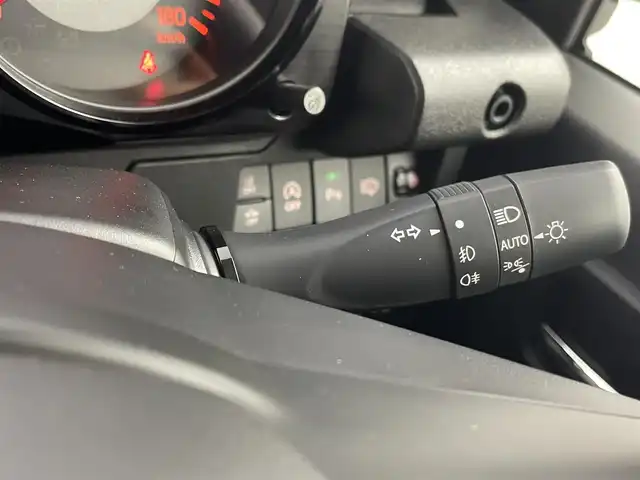 スズキ ジムニー ノマド FC 埼玉県 2025(令7)年 0.1千km 黒 登録済未使用車 シートヒーター 衝突被害軽減 LEDヘッドライト　レーダークルーズコントロール　スマートキー　純正フロアマット　背面タイヤ　純正15インチアルミ　ダウンヒルアシストコントロール　