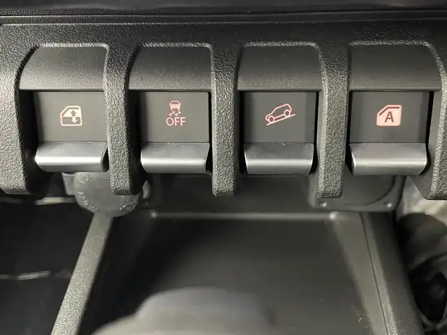 スズキ ジムニー ノマド FC 埼玉県 2025(令7)年 0.1千km 黒 登録済未使用車 シートヒーター 衝突被害軽減 LEDヘッドライト　レーダークルーズコントロール　スマートキー　純正フロアマット　背面タイヤ　純正15インチアルミ　ダウンヒルアシストコントロール　