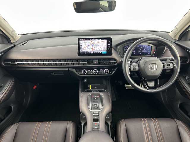 ホンダ ＺＲ－Ｖ ハイブリッド e:HEV Z 愛知県 2023(令5)年 1.2万km プラチナホワイトパール 禁煙車/４WD/純正9インチナビ/（AM/FM/USB/フルセグTV/Bluetooth）/全方位カメラ/BOSEサウンド/ワイヤレス充電/シーケンシャルウインカー/ホンダセンシング/・衝突軽減ブレーキ/・先行車発進お知らせ機能/・レーンキープアシスト/・ブラインドスポットモニター/・標識認識機能/・パーキングセンサー/・レーダークルーズコントロール/・オートマチックハイビーム/ETC2.0/レザーシート/全席シートヒーター/パワーシート/メモリシート/ステアリングヒーター/革巻きステアリング/パワーバックドア/ダウンヒルアシスト/パドルシフト/純正18インチアルミホイール/スマートキー/スペアキー有/プッシュスタート/LEDヘッドライト/オートライト/ワンタッチウインカー/横滑り防止装置/電動格納ミラー