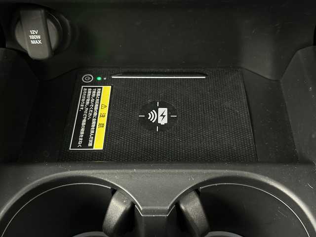 ホンダ ＺＲ－Ｖ ハイブリッド e:HEV Z 愛知県 2023(令5)年 1.2万km プラチナホワイトパール 禁煙車/４WD/純正9インチナビ/（AM/FM/USB/フルセグTV/Bluetooth）/全方位カメラ/BOSEサウンド/ワイヤレス充電/シーケンシャルウインカー/ホンダセンシング/・衝突軽減ブレーキ/・先行車発進お知らせ機能/・レーンキープアシスト/・ブラインドスポットモニター/・標識認識機能/・パーキングセンサー/・レーダークルーズコントロール/・オートマチックハイビーム/ETC2.0/レザーシート/全席シートヒーター/パワーシート/メモリシート/ステアリングヒーター/革巻きステアリング/パワーバックドア/ダウンヒルアシスト/パドルシフト/純正18インチアルミホイール/スマートキー/スペアキー有/プッシュスタート/LEDヘッドライト/オートライト/ワンタッチウインカー/横滑り防止装置/電動格納ミラー
