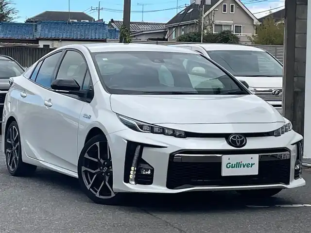 トヨタ プリウス ＰＨＶ S GRスポーツ 兵庫県 2020(令2)年 4.2万km プラチナホワイトパールマイカ 純正SDナビ、TV/-Bluetooth/フルセグ/CD/DVD/バックカメラ/トヨタセーフティセンス/・レーンキープアシスト/・レーダークルーズコントロール/・プリクラッシュセーフティ/LEDヘッドライト/前席シートヒーター/純正１８インチアルミホイール/横滑り防止装置/盗難防止装置/ステアリングスイッチ/ドライブレコーダー/ETC/プッシュスタート/スマートキー