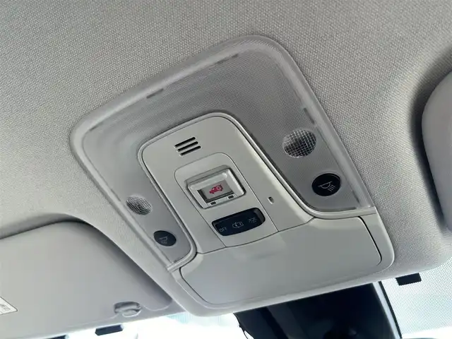 トヨタ プリウス ＰＨＶ S GRスポーツ 兵庫県 2020(令2)年 4.2万km プラチナホワイトパールマイカ 純正SDナビ、TV/-Bluetooth/フルセグ/CD/DVD/バックカメラ/トヨタセーフティセンス/・レーンキープアシスト/・レーダークルーズコントロール/・プリクラッシュセーフティ/LEDヘッドライト/前席シートヒーター/純正１８インチアルミホイール/横滑り防止装置/盗難防止装置/ステアリングスイッチ/ドライブレコーダー/ETC/プッシュスタート/スマートキー