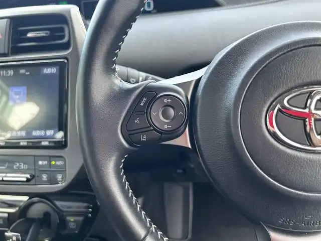 トヨタ プリウス ＰＨＶ S GRスポーツ 兵庫県 2020(令2)年 4.2万km プラチナホワイトパールマイカ 純正SDナビ、TV/-Bluetooth/フルセグ/CD/DVD/バックカメラ/トヨタセーフティセンス/・レーンキープアシスト/・レーダークルーズコントロール/・プリクラッシュセーフティ/LEDヘッドライト/前席シートヒーター/純正１８インチアルミホイール/横滑り防止装置/盗難防止装置/ステアリングスイッチ/ドライブレコーダー/ETC/プッシュスタート/スマートキー